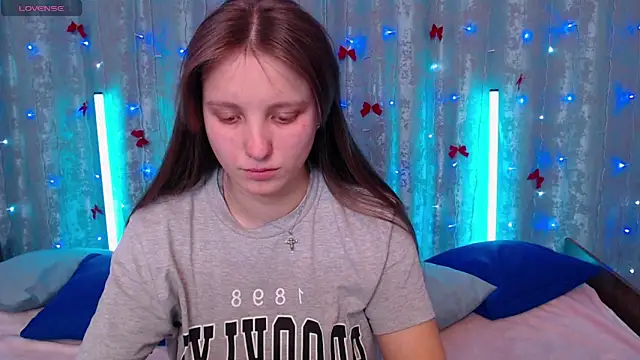 Snapshot of Leonaalove chatting on 02/02/26, 12:37 Leonaalove online show from 02/02/26, 12:37