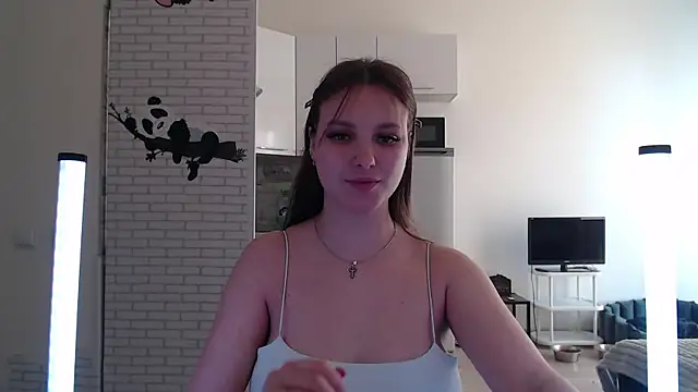 Snapshot of Leonaalove chatting on 04/21/26, 02:34 Leonaalove online show from 04/21/26, 02:34