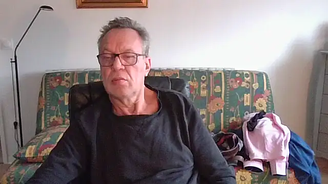 cqhd76 online show from 12/04/25, 09:29