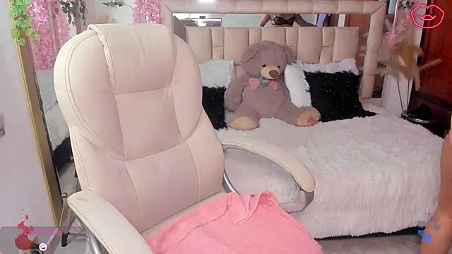 paulha miller online show from 09/18/25, 12:51