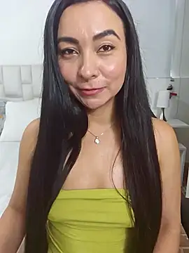 Snapshot of Ms_milarose chatting on 12/20/25, 06:48 Ms milarose online show from 12/20/25, 06:48