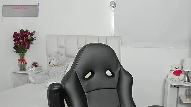 Snapshot of Ms_milarose chatting on 02/22/26, 08:29 Ms milarose online show from 02/22/26, 08:29