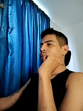 Snapshot of Juann-cock chatting on 11/30/25, 04:11 Juann-cock online show from 11/30/25, 04:11