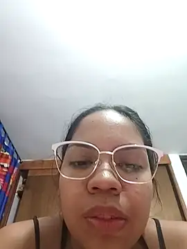 Snapshot of CloeeHills_ chatting on 09/13/25, 12:32 CloeeHills online show from 09/13/25, 12:32