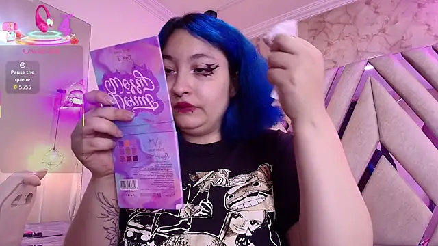 Snapshot of Lilith_curvy chatting on 10/13/25, 08:20 Lilith curvy online show from 10/13/25, 08:20