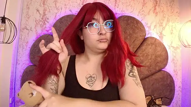 Snapshot of Lilith_curvy chatting on 11/16/25, 07:19 Lilith curvy online show from 11/16/25, 07:19