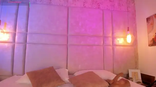 Snapshot of Mily_Vermont chatting on 09/27/25, 04:12 Mily Vermont online show from 09/27/25, 04:12