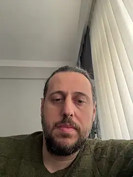 Snapshot of paleron34 chatting on 02/14/26, 08:11 paleron34 online show from 02/14/26, 08:11