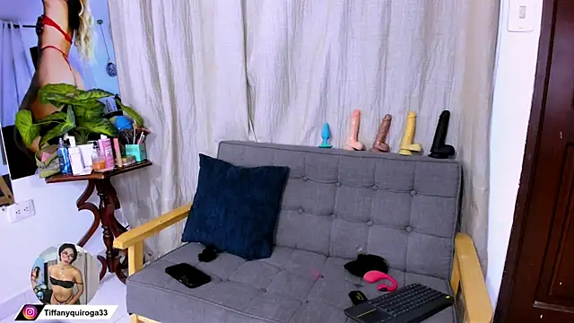 Snapshot of zou_quira chatting on 05/19/26, 01:56 zou quira online show from 05/19/26, 01:56