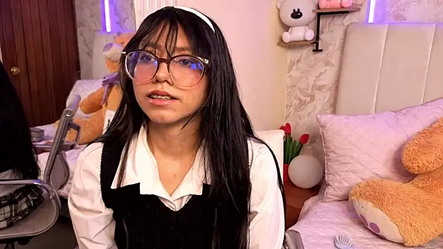 VioletxBloom online show from 02/09/26, 07:18