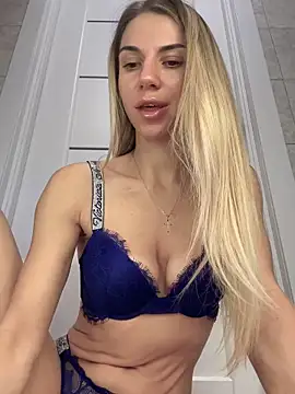 Snapshot of Prettie_Katrin chatting on 11/01/25, 11:01 Prettie Katrin online show from 11/01/25, 11:01