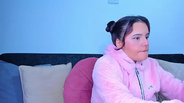 Snapshot of sweet_lily26 chatting on 11/12/25, 03:51 sweet lily26 online show from 11/12/25, 03:51