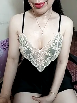 Snapshot of Moona_heny chatting on 04/16/26, 12:17 Moona heny online show from 04/16/26, 12:17