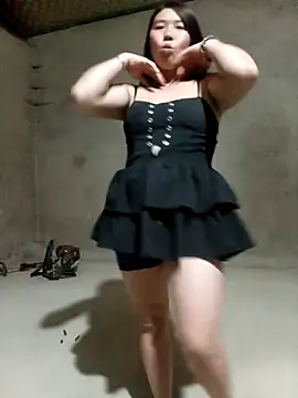 quynhkoolbae online show from 11/10/25, 12:48