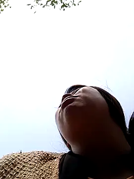 quynhkoolbae online show from 04/17/26, 01:19