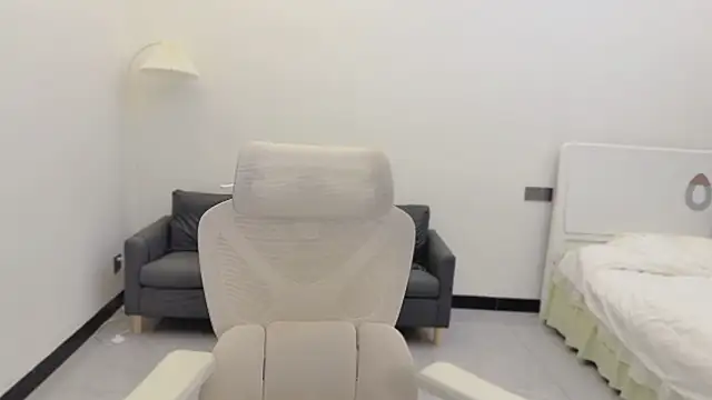 Snapshot of Maymay_ chatting on 11/10/25, 11:04 Maymay online show from 11/10/25, 11:04