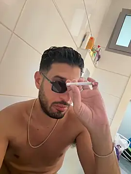 Snapshot of husbandandwifetobe chatting on 11/29/25, 08:50 husbandandwifetobe online show from 11/29/25, 08:50