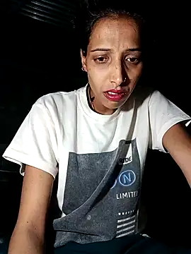 Snapshot of Pinki_thakur_1 chatting on 05/15/26, 06:26 Pinki thakur 1 online show from 05/15/26, 06:26