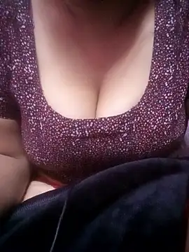 Snapshot of TINASONI chatting on 11/24/25, 12:38 TINASONI online show from 11/24/25, 12:38