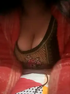 Snapshot of TINASONI chatting on 12/18/25, 02:01 TINASONI online show from 12/18/25, 02:01