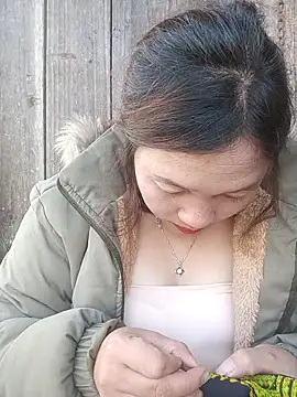 miumiu 00 online show from 12/01/25, 03:00