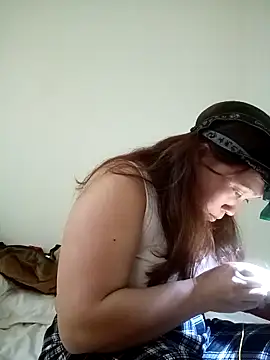 miumiu 00 online show from 12/22/25, 12:24