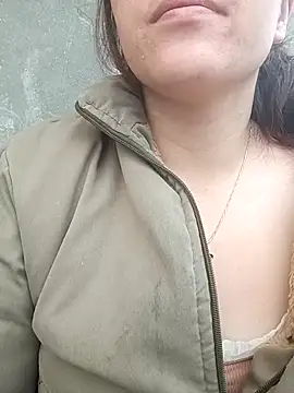 miumiu 00 online show from 02/18/26, 01:56