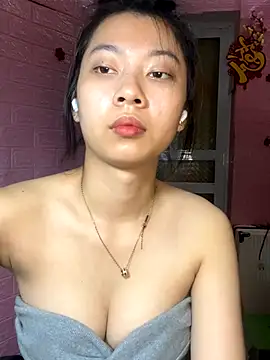 Snapshot of Phthao chatting on 09/17/25, 02:52 Phthao online show from 09/17/25, 02:52