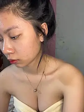 Snapshot of Phthao chatting on 10/16/25, 02:29 Phthao online show from 10/16/25, 02:29