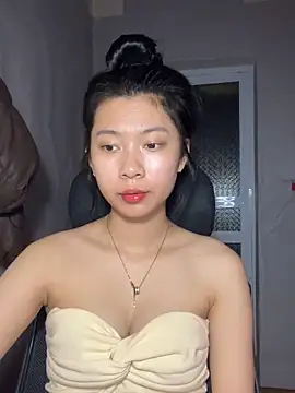 Snapshot of Phthao chatting on 11/23/25, 02:28 Phthao online show from 11/23/25, 02:28