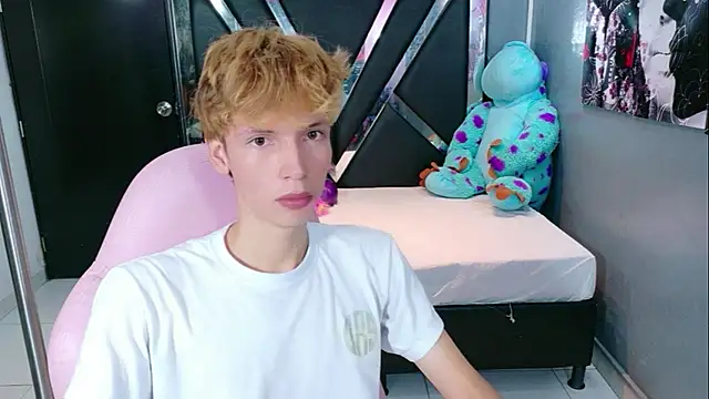 park jimin1 online show from 10/18/25, 12:06