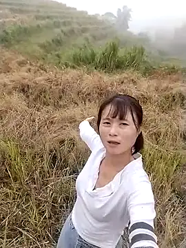 linda bae00 online show from 10/24/25, 03:14