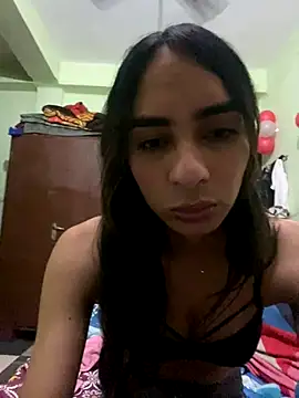 Snapshot of kaylee_demm chatting on 11/18/25, 10:14 kaylee demm online show from 11/18/25, 10:14