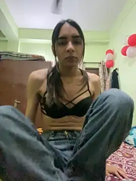 Snapshot of kaylee_demm chatting on 11/29/25, 02:09 kaylee demm online show from 11/29/25, 02:09