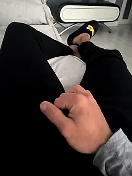 Snapshot of xxxfeo chatting on 12/14/25, 03:28 xxxfeo online show from 12/14/25, 03:28