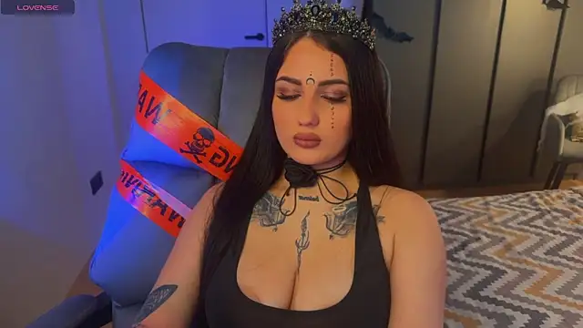 Snapshot of mygoddesshecate chatting on 10/31/25, 06:25 mygoddesshecate online show from 10/31/25, 06:25