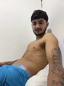 Snapshot of Nas-z09 chatting on 10/26/25, 05:24 Nas-z09 online show from 10/26/25, 05:24