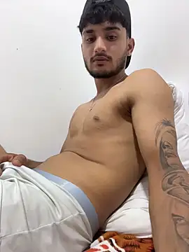 Snapshot of Nas-z09 chatting on 10/28/25, 05:11 Nas-z09 online show from 10/28/25, 05:11