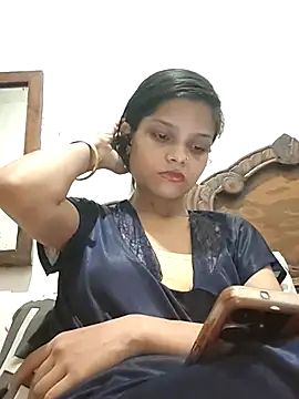 Snapshot of Komal0099 chatting on 09/11/25, 04:40 Komal0099 online show from 09/11/25, 04:40
