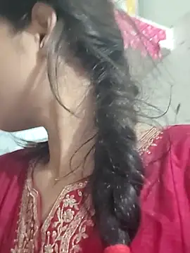 Snapshot of Komal0099 chatting on 10/13/25, 02:33 Komal0099 online show from 10/13/25, 02:33