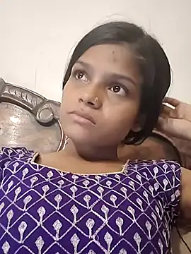 Snapshot of Komal0099 chatting on 10/21/25, 02:51 Komal0099 online show from 10/21/25, 02:51