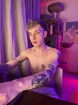 Snapshot of davesinner chatting on 02/23/26, 10:51 davesinner online show from 02/23/26, 10:51