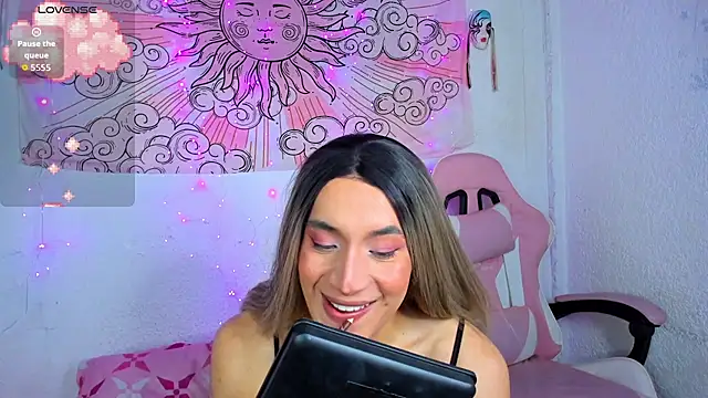 Snapshot of brihanna_cooper chatting on 06/19/26, 01:37 brihanna cooper online show from 06/19/26, 01:37
