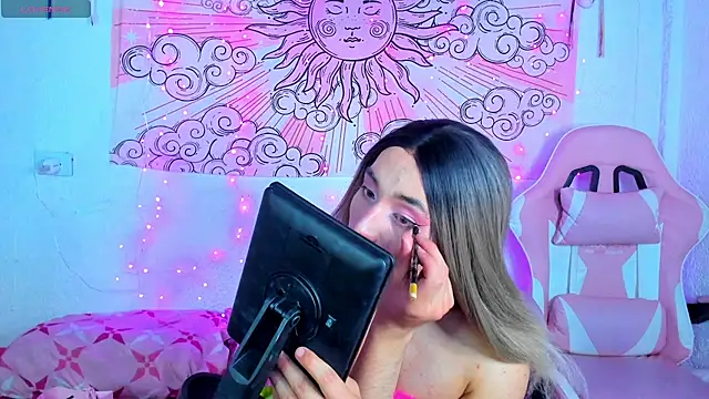 Snapshot of brihanna_cooper chatting on 06/21/26, 04:04 brihanna cooper online show from 06/21/26, 04:04