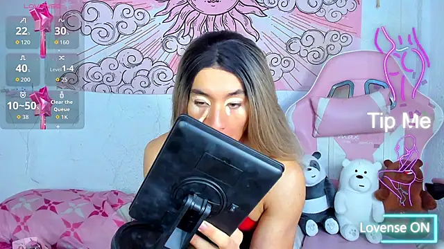 Snapshot of brihanna_cooper chatting on 07/18/26, 02:32 brihanna cooper online show from 07/18/26, 02:32