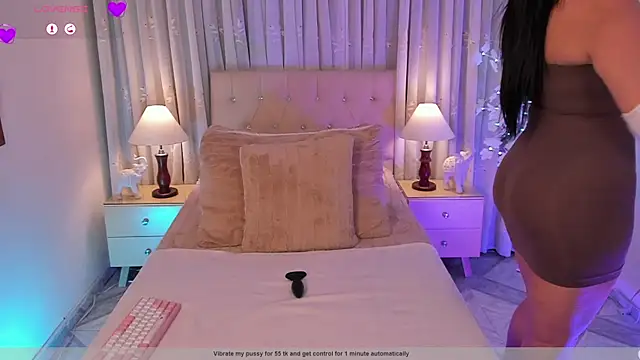Snapshot of Salmavalentino chatting on 05/21/26, 01:12 Salmavalentino online show from 05/21/26, 01:12