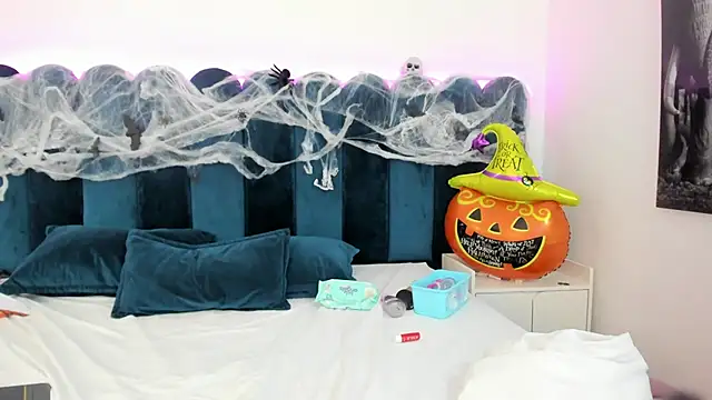 Snapshot of EmilyHanks_ chatting on 11/01/25, 12:34 EmilyHanks online show from 11/01/25, 12:34