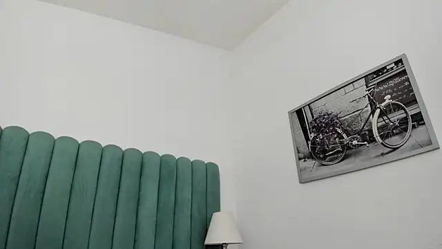 EmilyHanks  online show from 03/24/26, 08:47