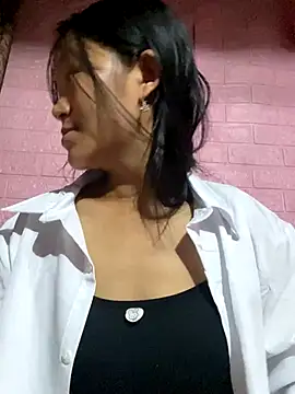 milo bae online show from 11/08/25, 11:14