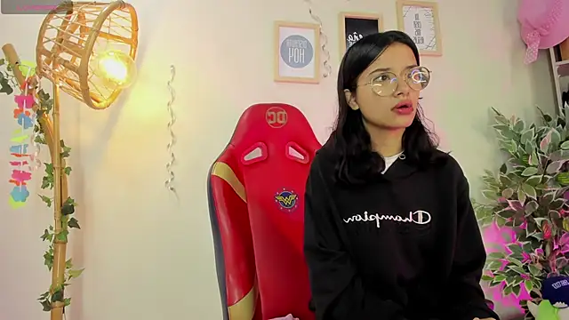 Snapshot of Lana_Dreams_ chatting on 09/18/25, 01:35 Lana Dreams online show from 09/18/25, 01:35